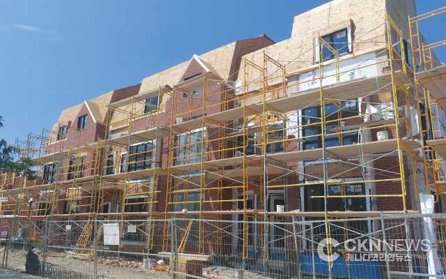 온타리오 150만 주택 공약 결국 무너졌다… 목표 ‘슬그머니’ 후퇴 - CKNNews 이미지